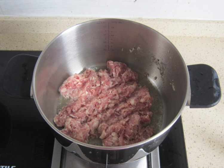 梅干菜肉包步骤4