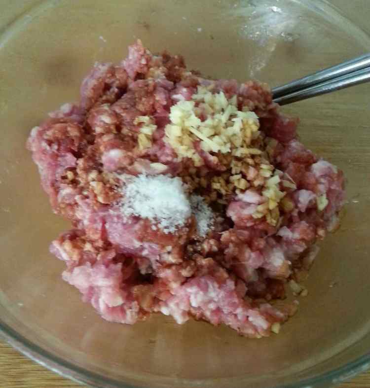 干贝香菇白菜肉包子步骤6