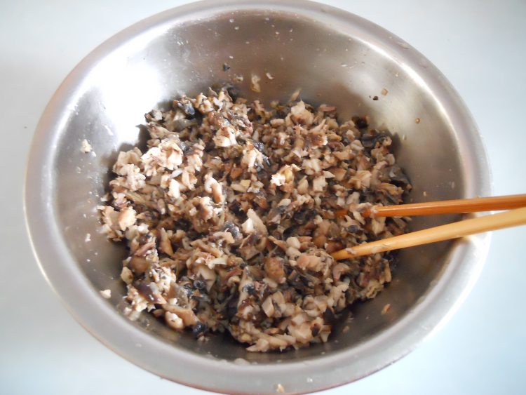 乌鸡香菇荞麦包步骤5