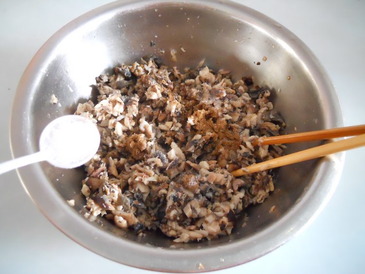 乌鸡香菇荞麦包步骤8