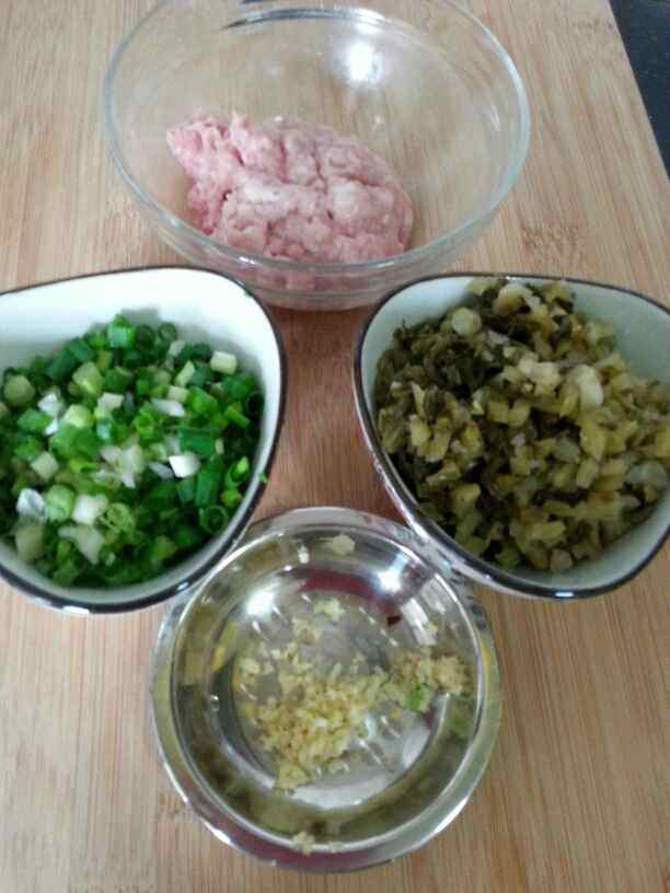 酸菜木耳猪肉南瓜包子步骤6