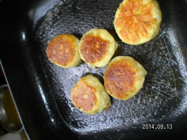 酱肉煎包步骤5