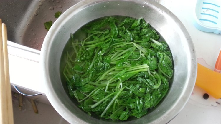 全麦香菇白菜包子步骤2