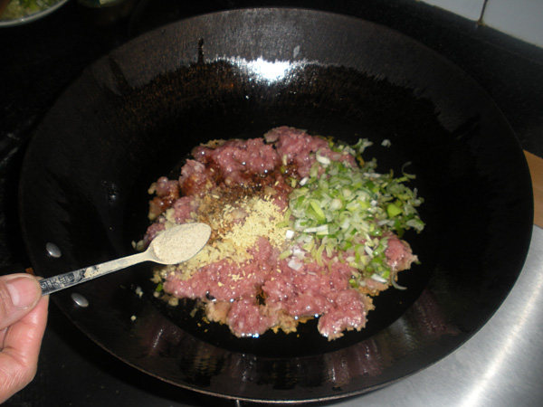 腌雪里红羊肉包子步骤18