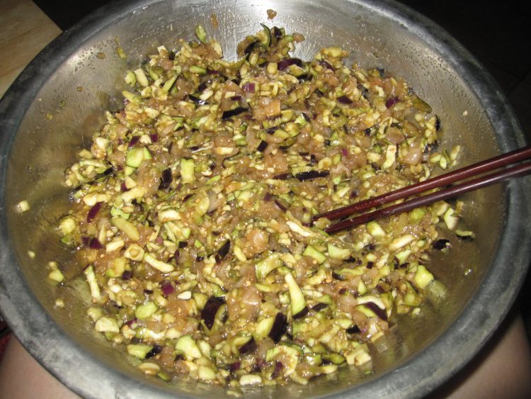 鸡肉茄子蒸包步骤7