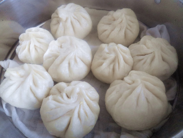 西葫芦鸡蛋包子步骤16