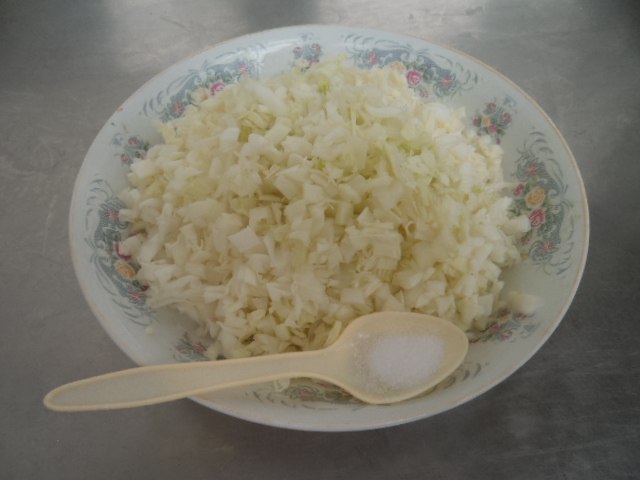圆白菜瓜皮馅蒸包步骤6
