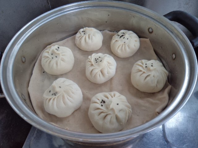 圆白菜瓜皮馅蒸包步骤11