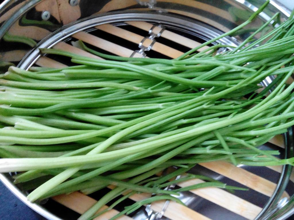 牛肉丁香菇芹菜包子步骤6