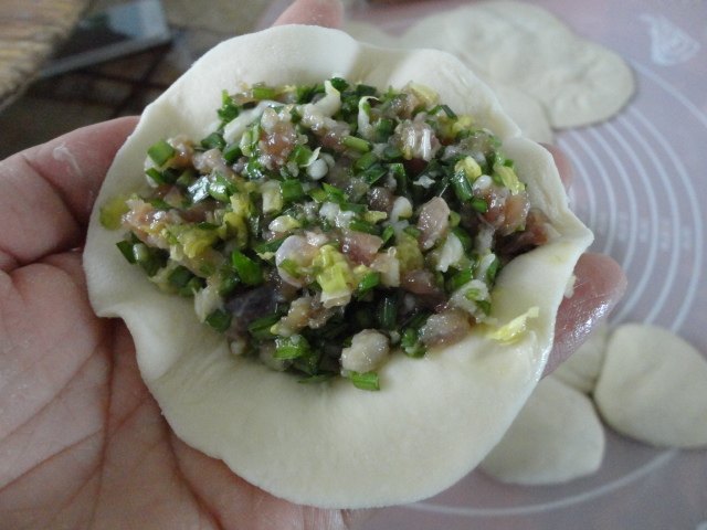 白菜韭菜肉包子步骤8