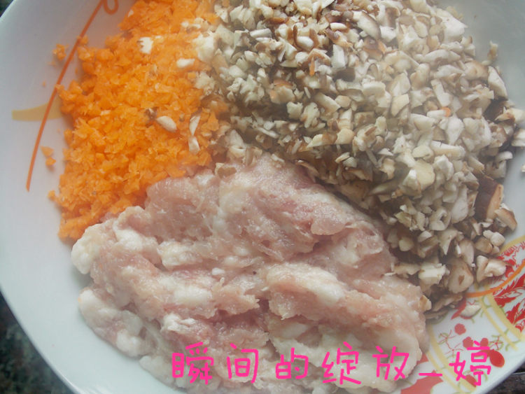 胡萝卜香菇猪肉包步骤7
