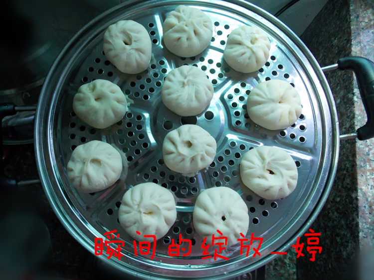 胡萝卜香菇猪肉包步骤12