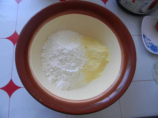 鸡蛋小白菜素馅包子步骤2