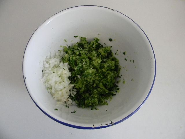 鸡蛋小白菜素馅包子步骤6