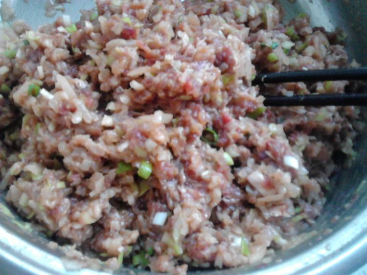 牛肉白萝卜馅包子步骤7