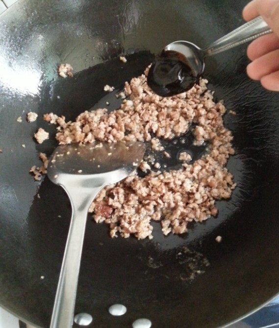 香菇酱肉包步骤8