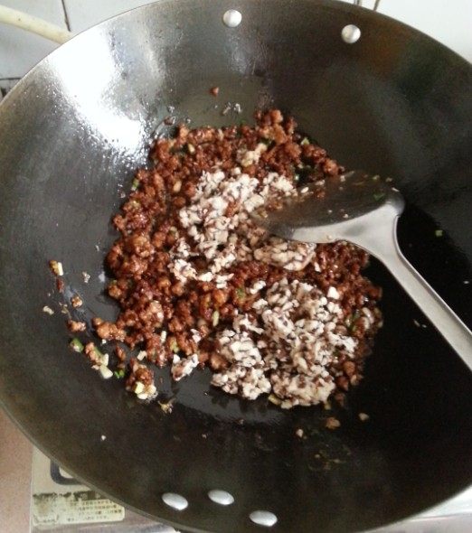 香菇酱肉包步骤11