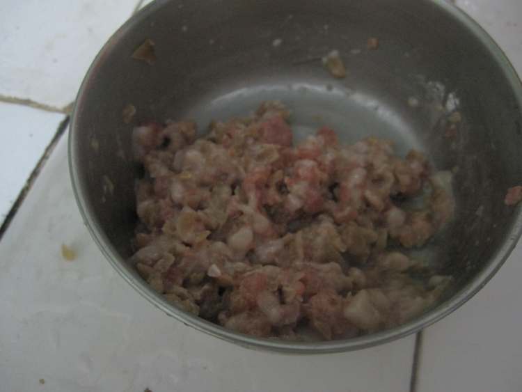 萝卜干鲜肉包步骤6