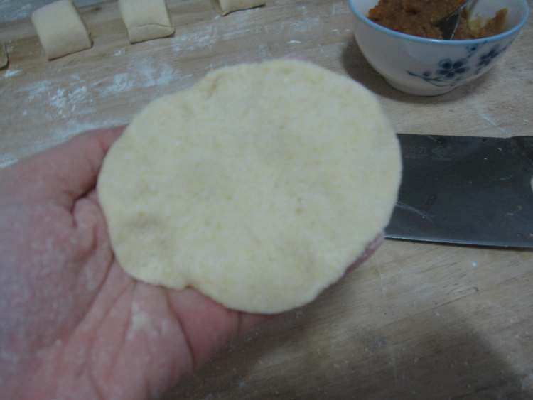 萝卜干鲜肉包步骤9
