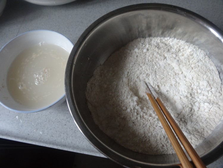 荞麦肉包步骤2