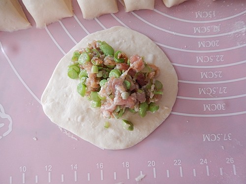 豆角肉末包子步骤10