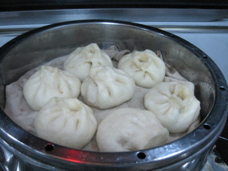 发面小肉包子步骤15
