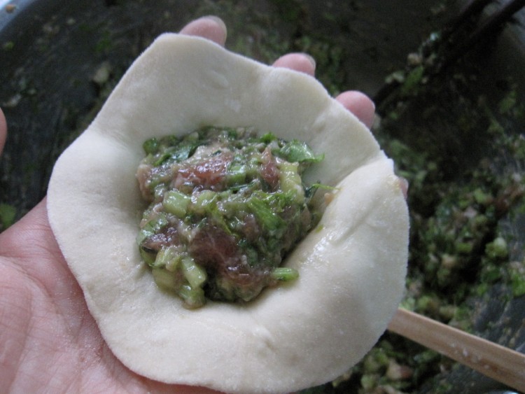 芹菜肉蒸包步骤11