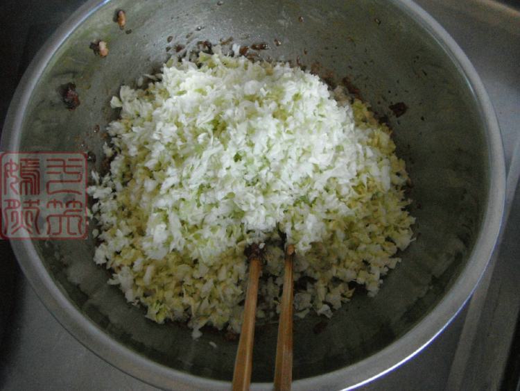 猪肉圆白菜包子步骤4