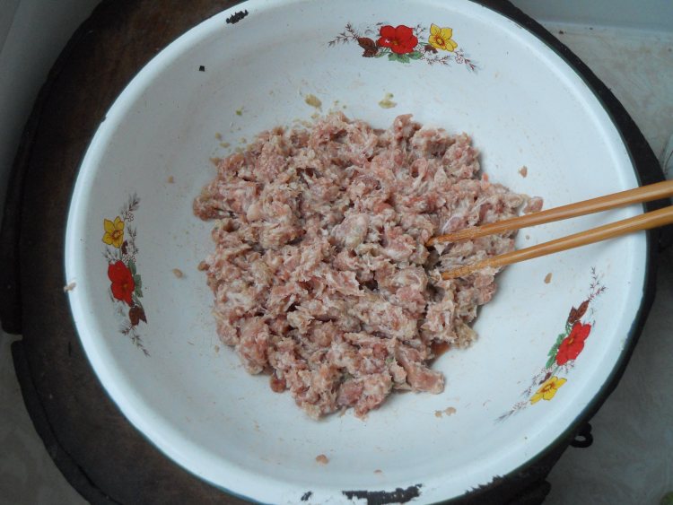 萝卜猪肉包步骤1