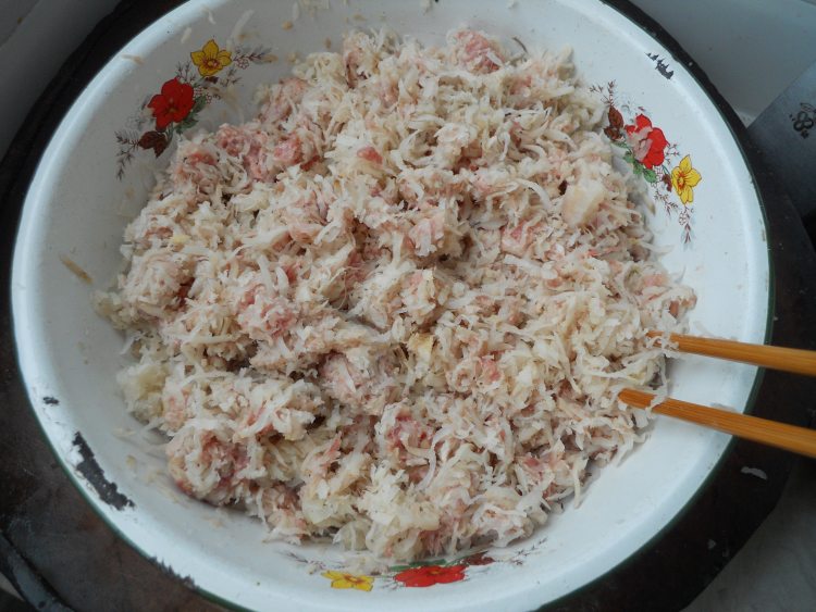 萝卜猪肉包步骤3