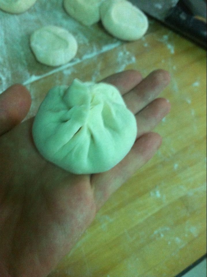 韭菜鸡蛋虾皮包子步骤10