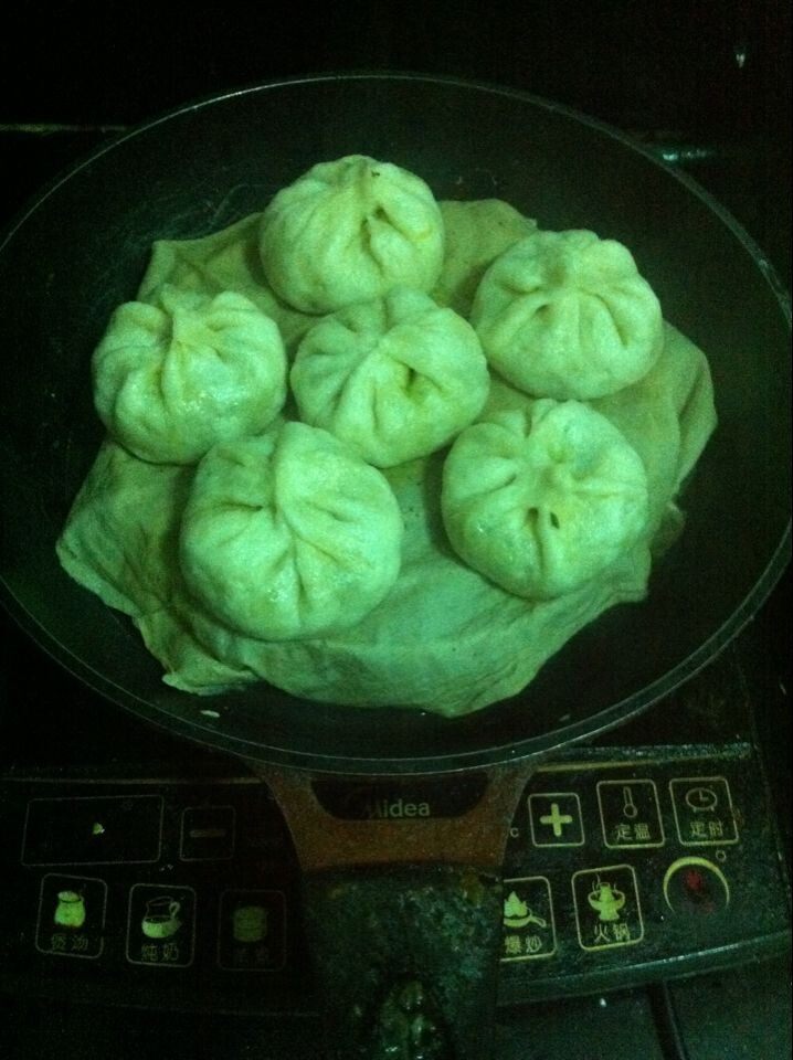 韭菜鸡蛋虾皮包子步骤13