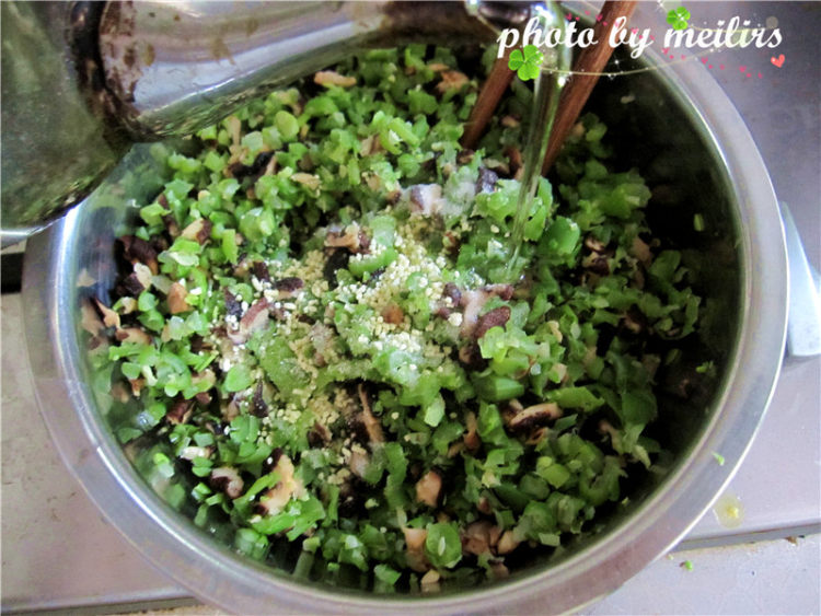 香菇豆角素包步骤13