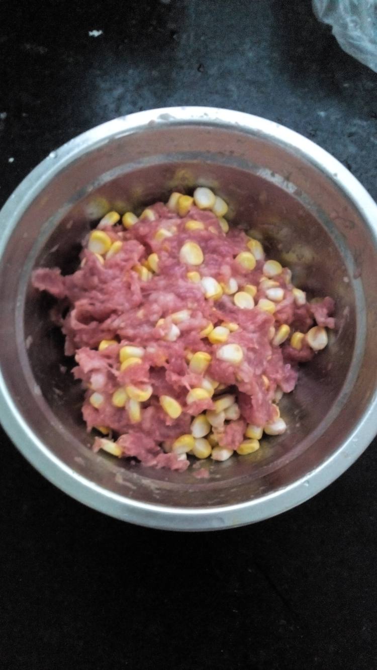 鲜肉玉米包步骤7