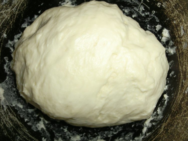 韭菜香菇猪肉陷包子步骤1