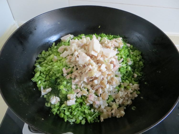 茴香熟肉包子步骤2