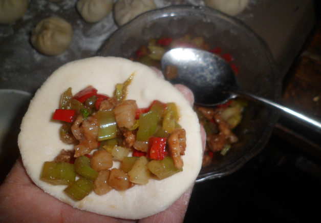 芹菜猪肉丁包子步骤9