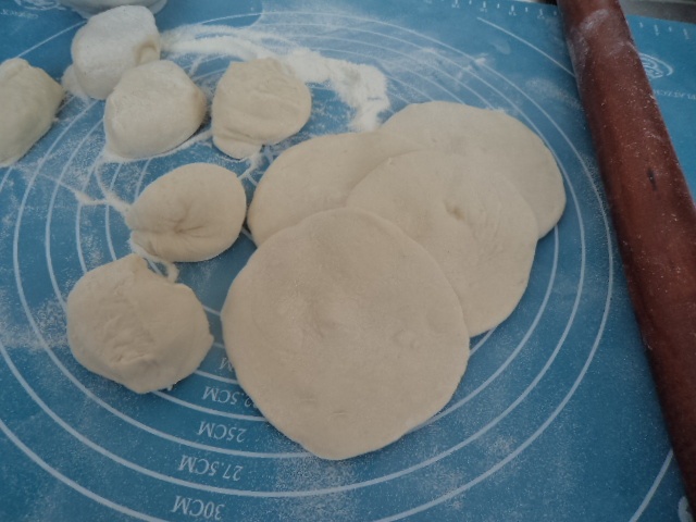 杏鲍菇鸡蛋茴香馅蒸包步骤8