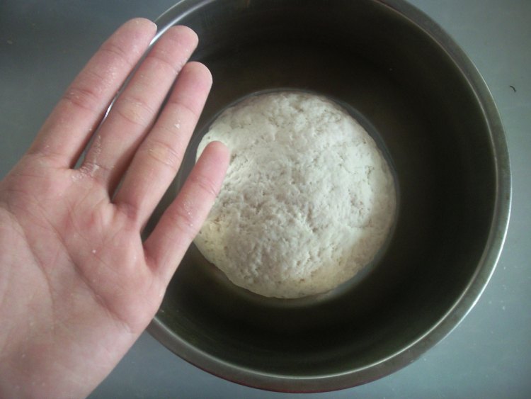 酸菜粉条猪肉包子步骤2
