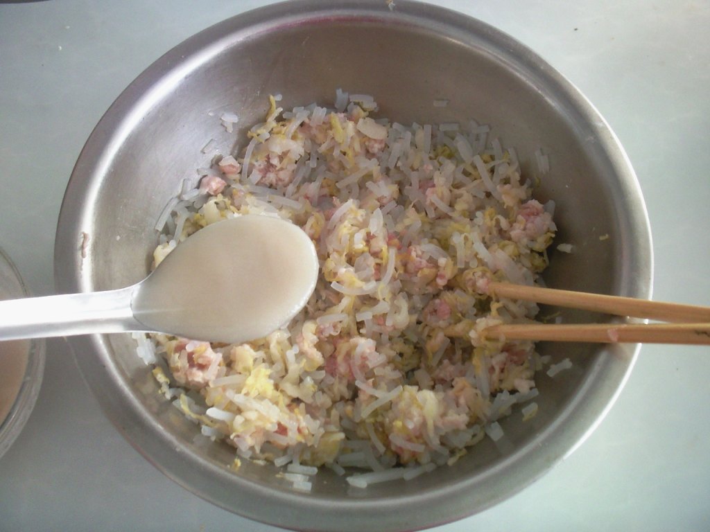 酸菜粉条猪肉包子步骤8