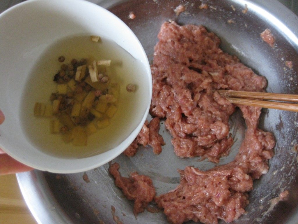 包菜鲜肉包步骤5