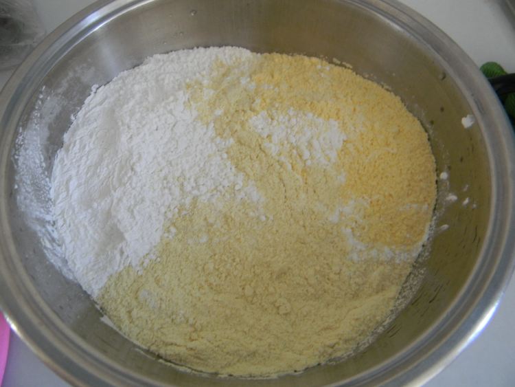 糯米粉粘豆包步骤1