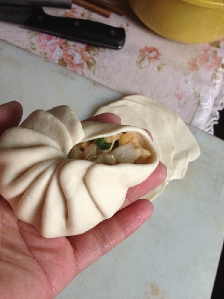 韭菜香菇鸡蛋馅包子步骤15