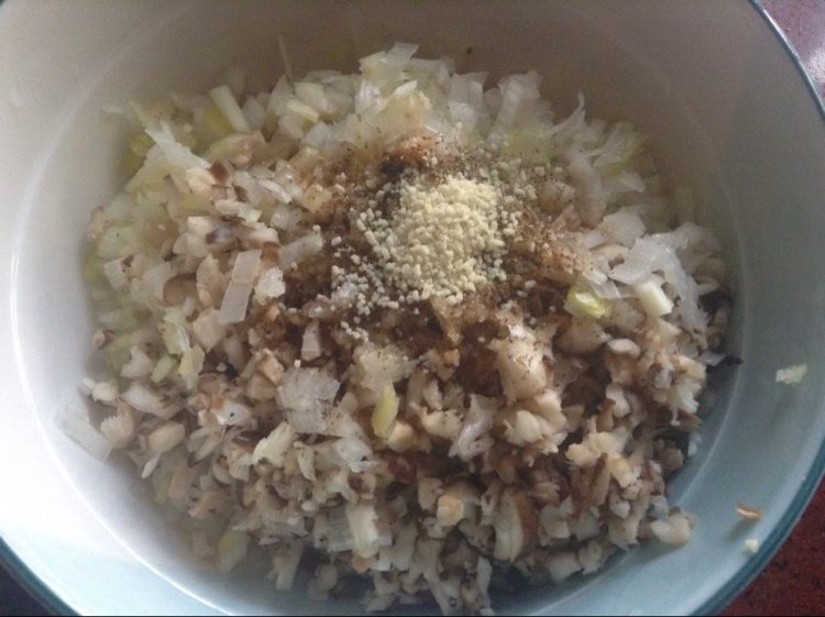 蒸羊肉大葱包子步骤5