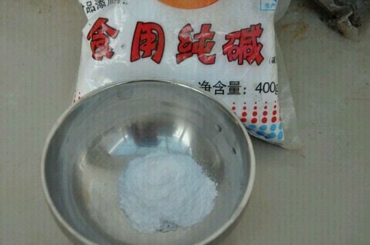 腊肠洋葱胡萝卜馅包子步骤6