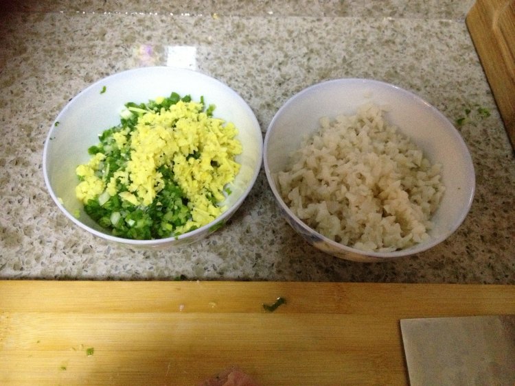 白菜藕丁猪肉包步骤7