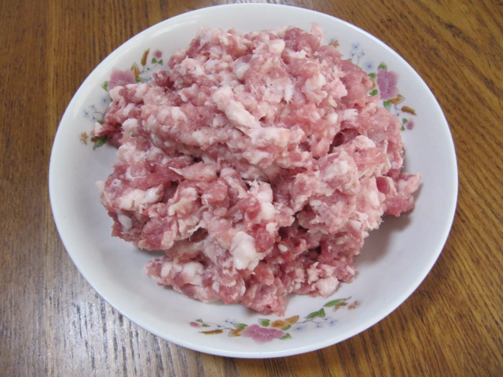 酸菜猪肉馅包子步骤2