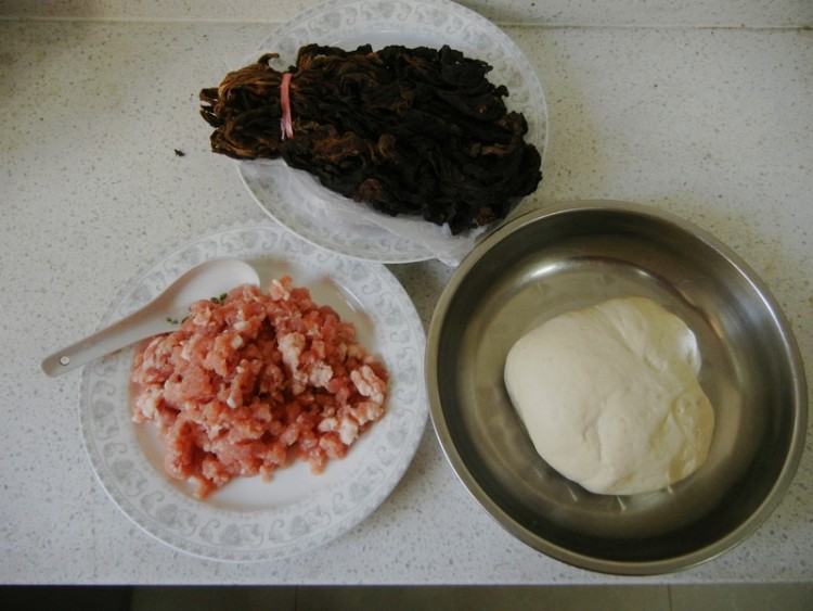梅干菜肉包子步骤1