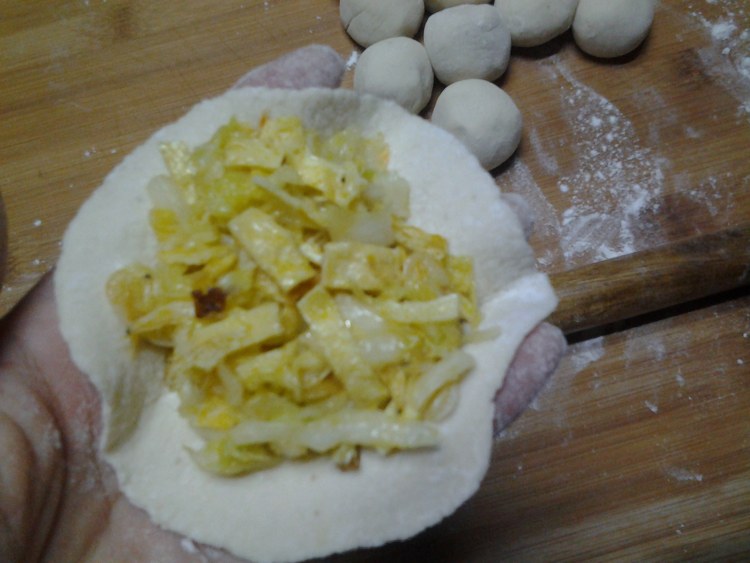 豆渣白菜包子步骤12