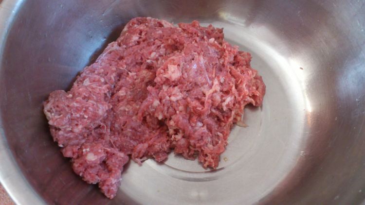 胶东芹菜牛肉大包步骤2
